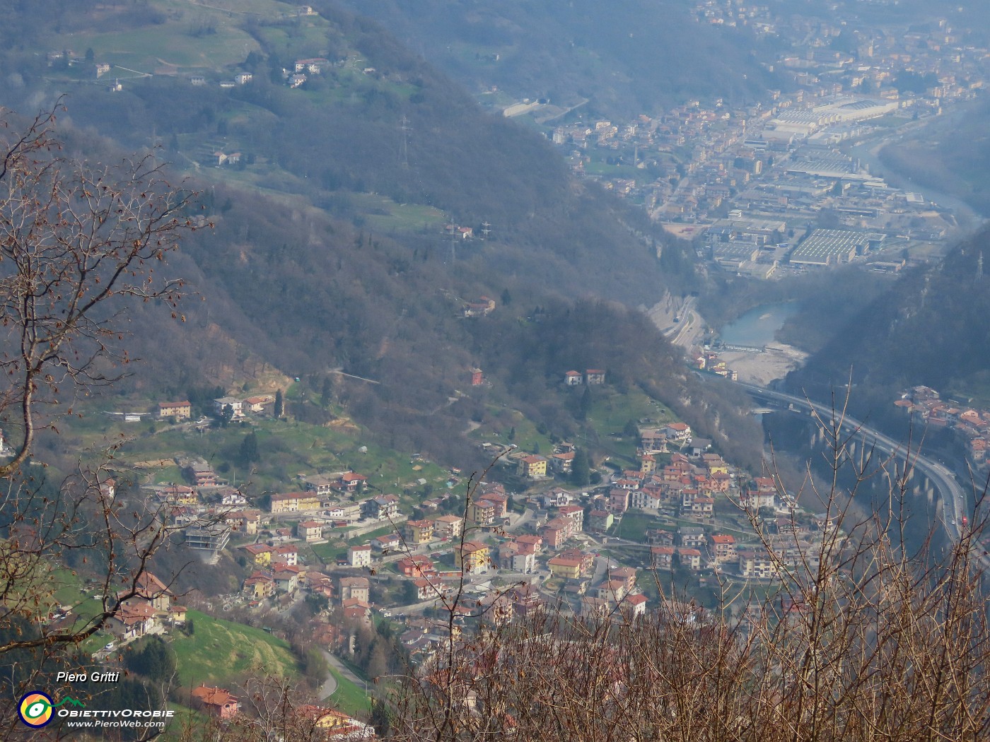 62 Vista su Ubiale e verso Zogno.JPG